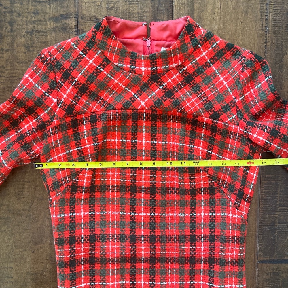 Adorable vintage red plaid wool midi dress with 3/4 sleeves, zipper back. - Picture 2 of 7